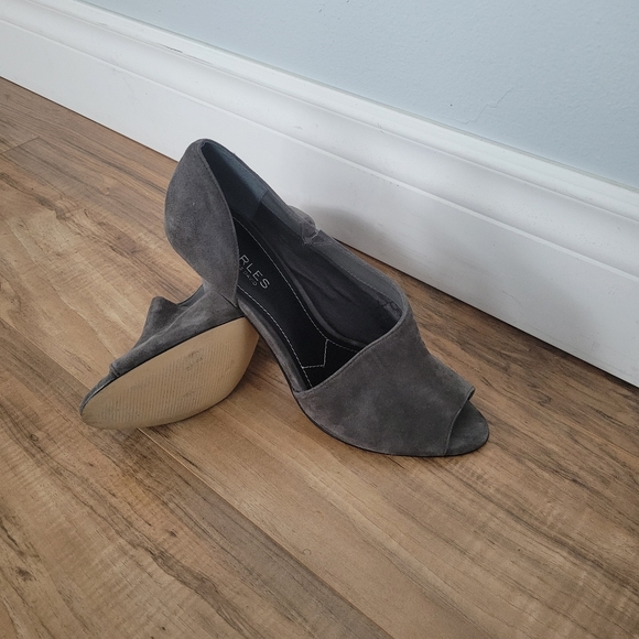 Charles David, Ladies Grey Peep Toe, Suede D'orsay Shoes, Size 9.5 - Picture 7 of 8